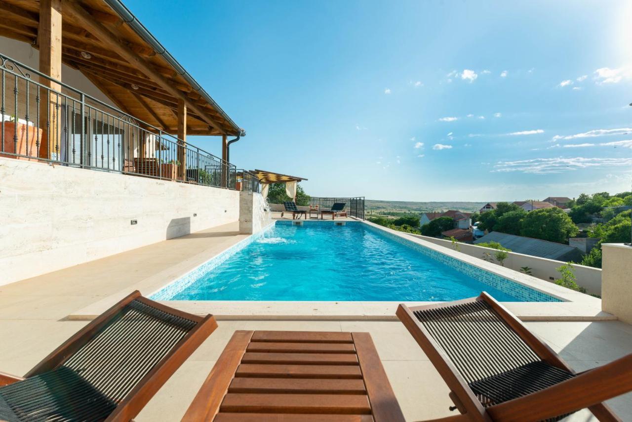 Modern Rustic Villa Kate ベンコヴァツ エクステリア 写真