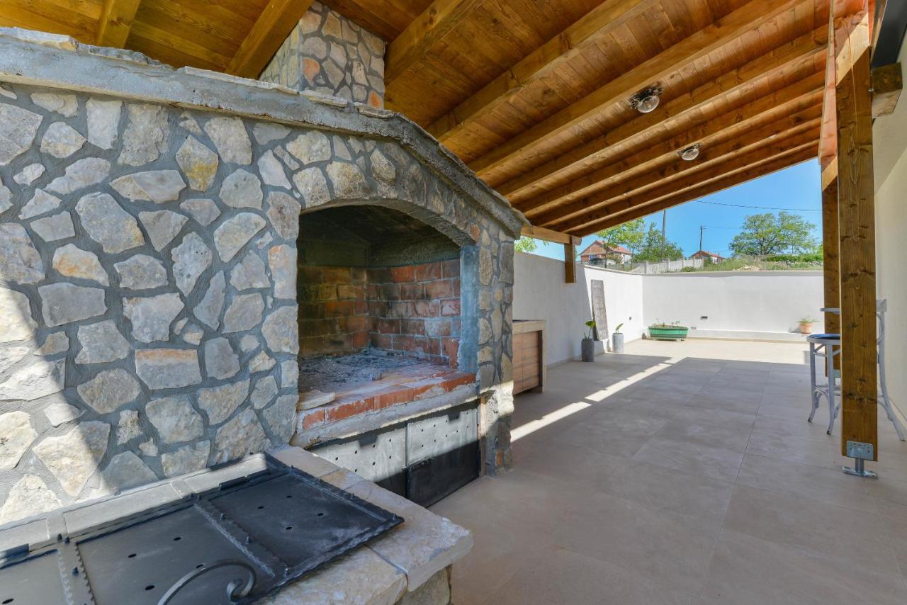 Modern Rustic Villa Kate ベンコヴァツ エクステリア 写真