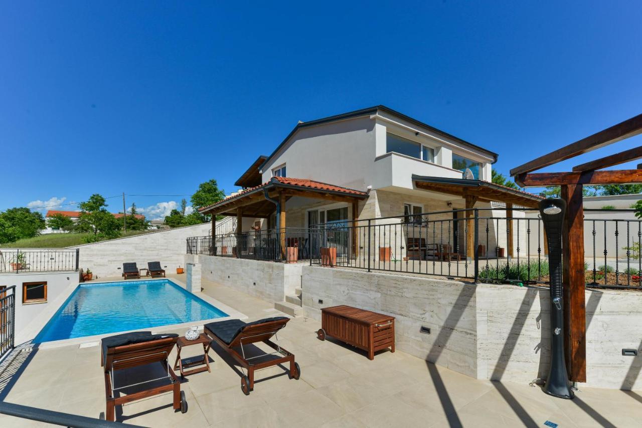 Modern Rustic Villa Kate ベンコヴァツ エクステリア 写真