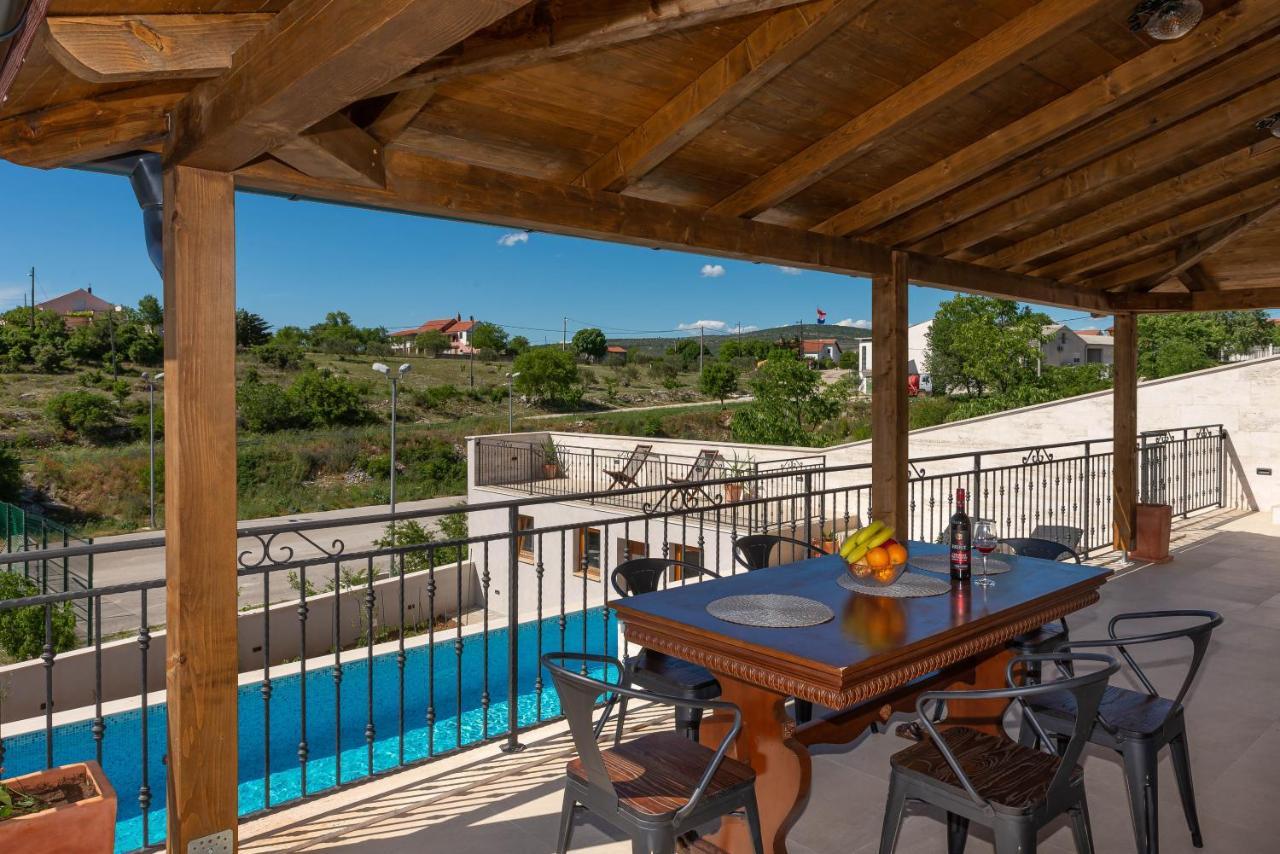 Modern Rustic Villa Kate ベンコヴァツ エクステリア 写真