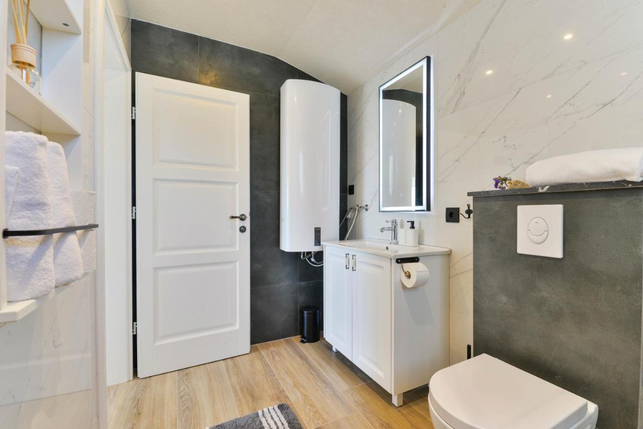 Modern Rustic Villa Kate ベンコヴァツ エクステリア 写真
