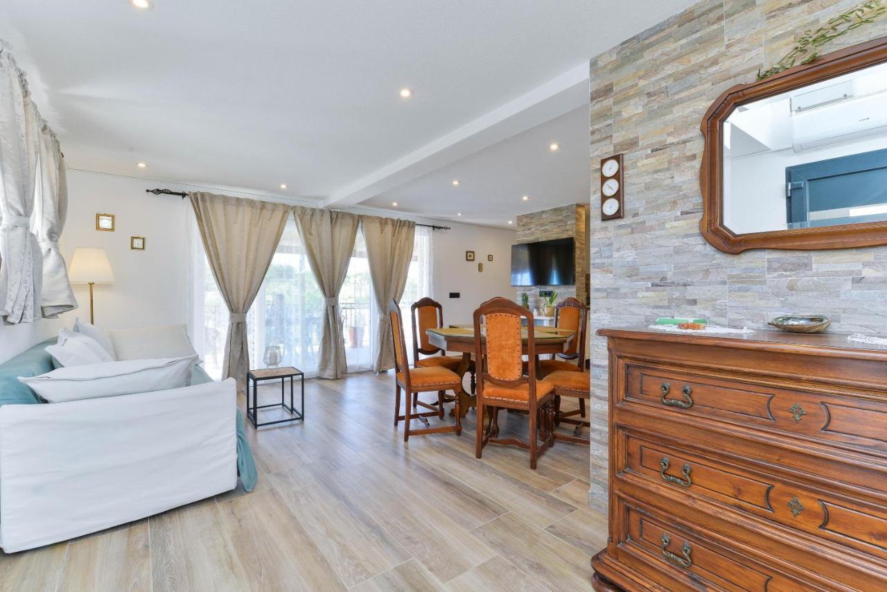 Modern Rustic Villa Kate ベンコヴァツ エクステリア 写真